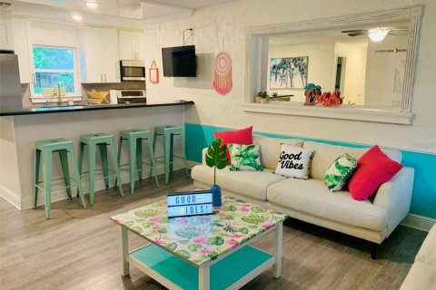 Casa en alquiler en Sarasota, Florida, 3 dormitorios, 112.23 m2 № 1723221 - foto 1