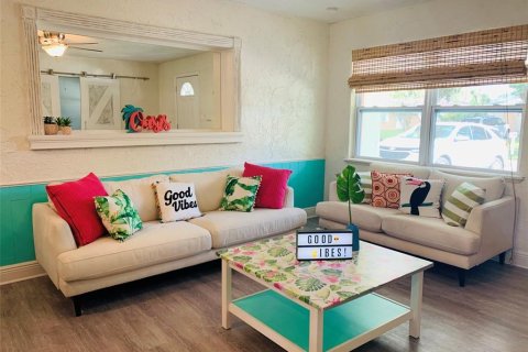 Casa en alquiler en Sarasota, Florida, 3 dormitorios, 112.23 m2 № 1723221 - foto 2