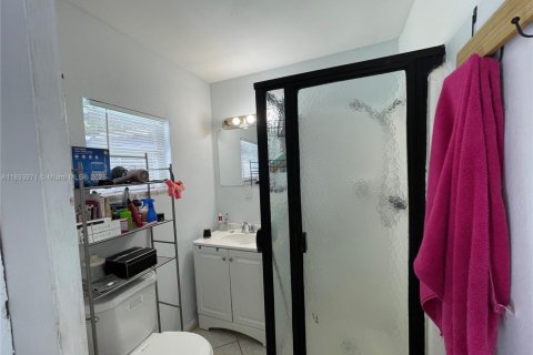 House in Fort Lauderdale, Florida 2 bedrooms, 89.19 sq.m. № 1946602 - photo 13
