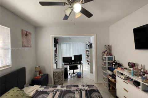 House in Fort Lauderdale, Florida 2 bedrooms, 89.19 sq.m. № 1946602 - photo 9