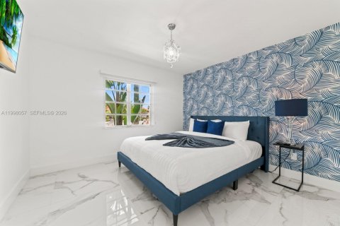 Villa ou maison à vendre à Miami, Floride: 7 chambres, 335.84 m2 № 2063437 - photo 22