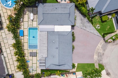 Villa ou maison à Miami, Floride 7 chambres, 335.84 m2 № 2063437