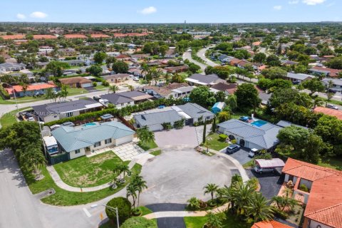 Villa ou maison à vendre à Miami, Floride: 7 chambres, 335.84 m2 № 2063437 - photo 3