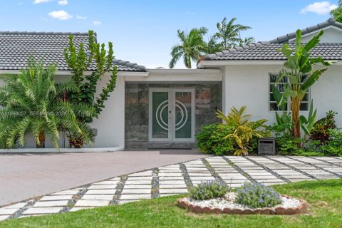 Villa ou maison à vendre à Miami, Floride: 7 chambres, 335.84 m2 № 2063437 - photo 6