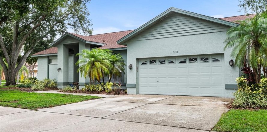 Casa en Palm Harbor, Florida 3 dormitorios, 176.51 m2 № 1819202