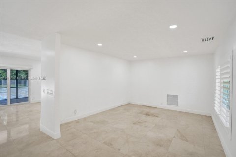 Casa en alquiler en Delray Beach, Florida, 3 dormitorios, 281.96 m2 № 2077810 - foto 27
