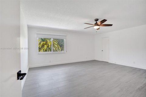 Casa en alquiler en Delray Beach, Florida, 3 dormitorios, 281.96 m2 № 2077810 - foto 30