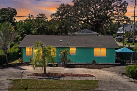 Villa ou maison à Tarpon Springs, Floride 2 chambres, 110.37 m2 № 2363100