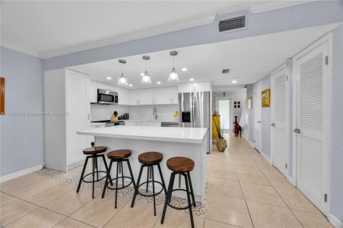 Touwnhouse à vendre à Miami, Floride: 3 chambres, 151.62 m2 № 1856816 - photo 8