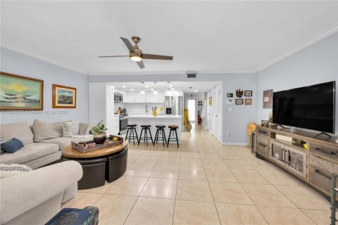 Touwnhouse à vendre à Miami, Floride: 3 chambres, 151.62 m2 № 1856816 - photo 13