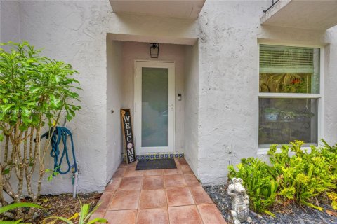 Touwnhouse à vendre à Miami, Floride: 3 chambres, 151.62 m2 № 1856816 - photo 3