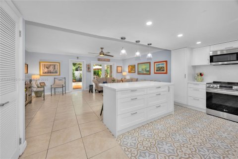 Touwnhouse à vendre à Miami, Floride: 3 chambres, 151.62 m2 № 1856816 - photo 9