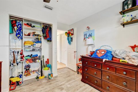 House in Port St. Lucie, Florida 4 bedrooms, 206.06 sq.m. № 1770732 - photo 22