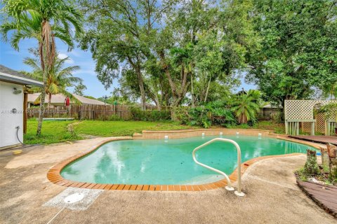 House in Port St. Lucie, Florida 4 bedrooms, 206.06 sq.m. № 1770732 - photo 25