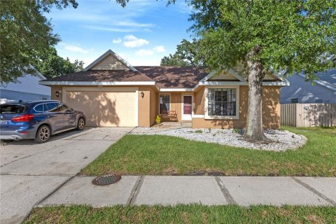 House in New Port Richey, Florida 3 bedrooms, 167.6 sq.m. № 1915749 - photo 1