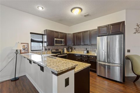 House in New Port Richey, Florida 3 bedrooms, 167.6 sq.m. № 1915749 - photo 7