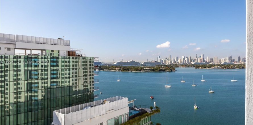 Condominio en Miami Beach, Florida, 1 dormitorio № 1987394