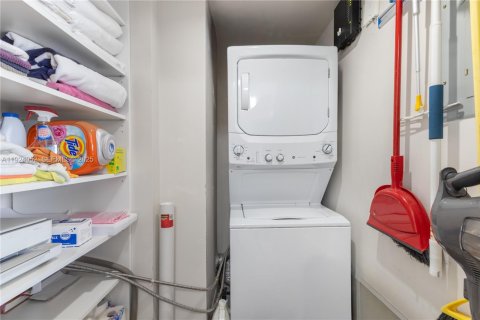 Condominio en venta en Miami Beach, Florida, 1 dormitorio, 74.88 m2 № 1987394 - foto 19