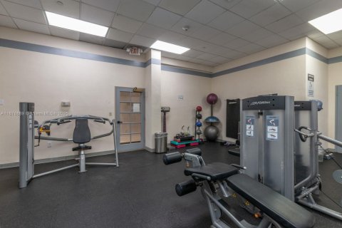 Condo in Miami Beach, Florida, 2 bedrooms  № 1927680 - photo 27