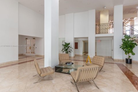 Condo in Miami Beach, Florida, 2 bedrooms  № 1927680 - photo 5