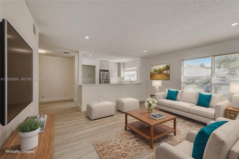 Condominio en alquiler en Delray Beach, Florida, 2 dormitorios, 79.43 m2 № 1991118 - foto 1