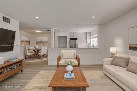 Condominio en alquiler en Delray Beach, Florida, 2 dormitorios, 79.43 m2 № 1991118 - foto 3