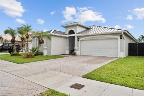 Villa ou maison à louer à Miami, Floride: 3 chambres, 183.76 m2 № 1949615 - photo 3