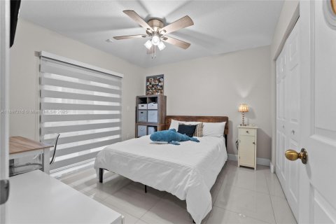 Villa ou maison à louer à Miami, Floride: 3 chambres, 183.76 m2 № 1949615 - photo 10