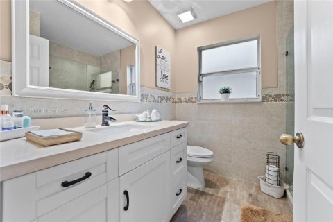 Villa ou maison à louer à Miami, Floride: 3 chambres, 183.76 m2 № 1949615 - photo 16