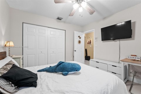 Villa ou maison à louer à Miami, Floride: 3 chambres, 183.76 m2 № 1949615 - photo 13