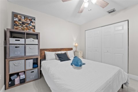 Villa ou maison à louer à Miami, Floride: 3 chambres, 183.76 m2 № 1949615 - photo 11