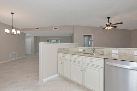 Villa ou maison à vendre à Bradenton, Floride: 2 chambres, 158.21 m2 № 1917884 - photo 21