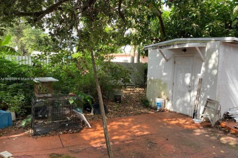 House in Miami, Florida 2 bedrooms, 102.19 sq.m. № 1825463 - photo 8
