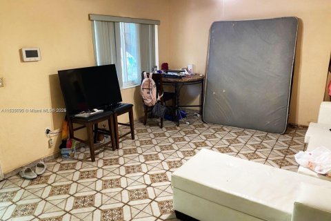 House in Miami, Florida 2 bedrooms, 102.19 sq.m. № 1825463 - photo 3