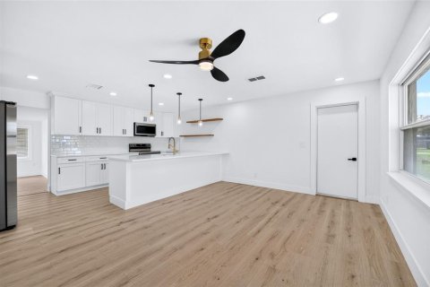 Casa en venta en Saint Petersburg, Florida, 3 dormitorios, 114.08 m2 № 2345512 - foto 9