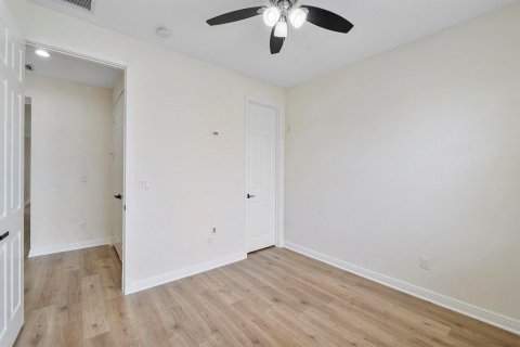 Touwnhouse à louer à Boca Raton, Floride: 3 chambres, 198.44 m2 № 2276088 - photo 30
