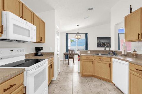 House in Orlando, Florida 3 bedrooms, 116.41 sq.m. № 1795967 - photo 6