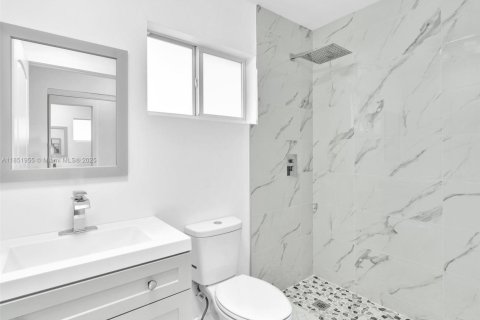 House in North Miami, Florida 5 bedrooms, 185.8 sq.m. № 1871558 - photo 28