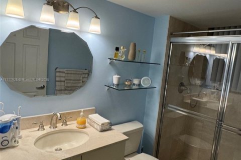 Condo in Miami, Florida, 3 bedrooms  № 1922349 - photo 15