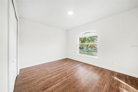House in Clermont, Florida 3 bedrooms, 152.92 sq.m. № 2217350 - photo 11