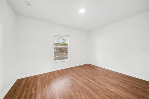 House in Clermont, Florida 3 bedrooms, 152.92 sq.m. № 2217350 - photo 12