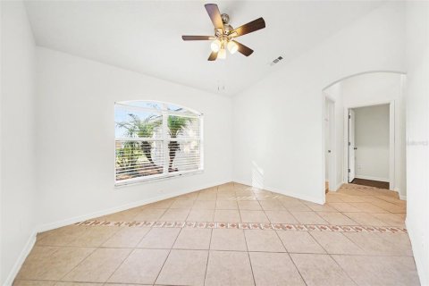 House in Clermont, Florida 3 bedrooms, 152.92 sq.m. № 2217350 - photo 8