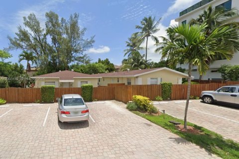 Condo in Fort Lauderdale, Florida, 1 bedroom  № 2068365