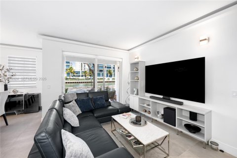 Condo in Aventura, Florida, 3 bedrooms  № 2042802 - photo 21