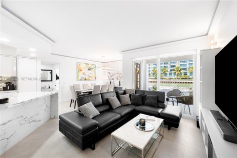 Condo in Aventura, Florida, 3 bedrooms  № 2042802 - photo 20