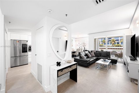 Condo in Aventura, Florida, 3 bedrooms  № 2042802 - photo 17