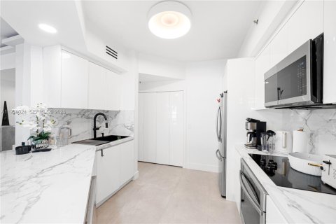 Condo in Aventura, Florida, 3 bedrooms  № 2042802 - photo 27