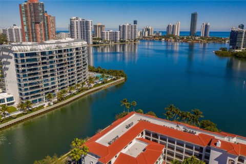 Condo in Aventura, Florida, 3 bedrooms  № 2042802 - photo 14
