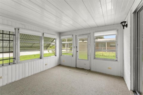 House in Port Richey, Florida 2 bedrooms, 123.1 sq.m. № 1312042 - photo 23
