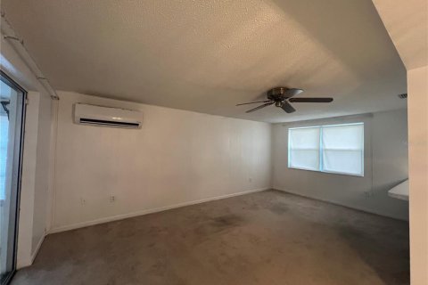 House in Port Richey, Florida 2 bedrooms, 123.1 sq.m. № 1312042 - photo 30